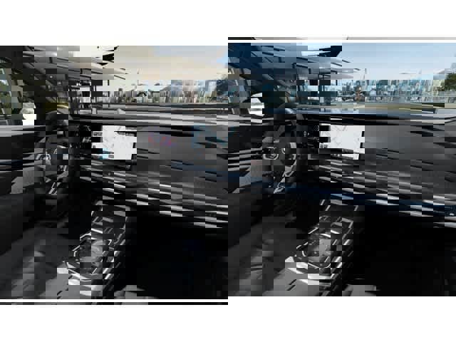 Used 2025 BMW i7 xDrive60 image 15