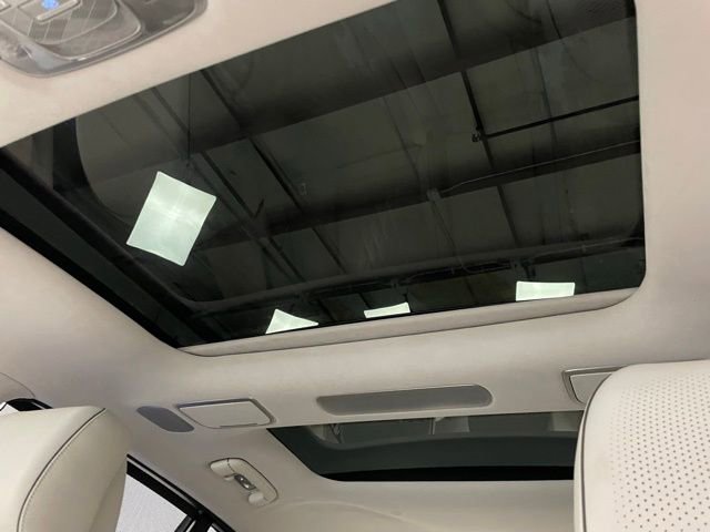 Used 2025 Genesis G90 3.5T image 26