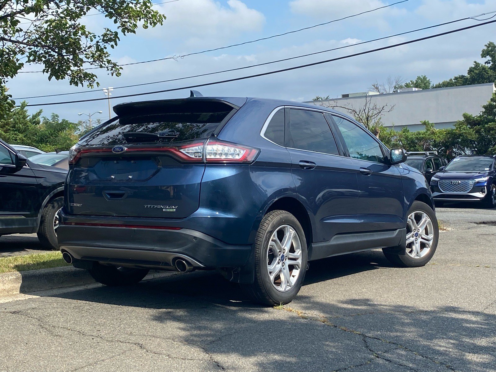 Used 2018 Ford Edge Titanium w/ Equipment Group 301A FWD image 3