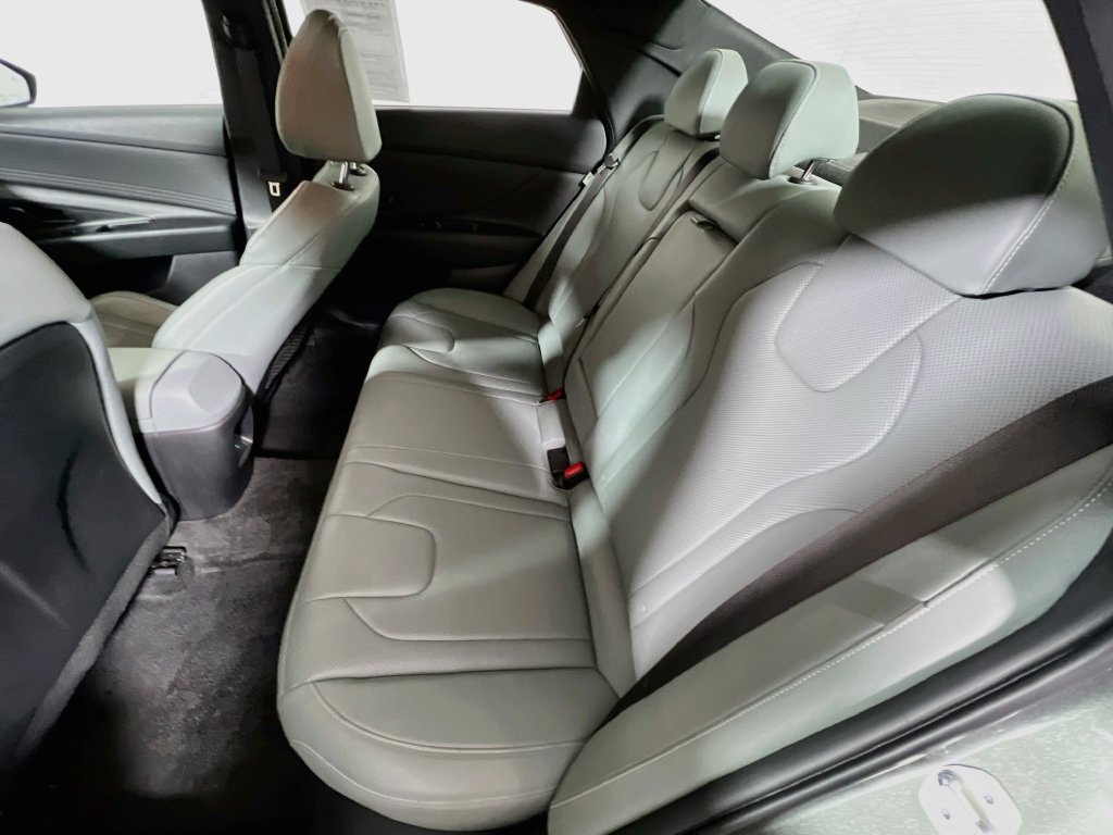 Used 2025 Hyundai Elantra Limited FWD image 23