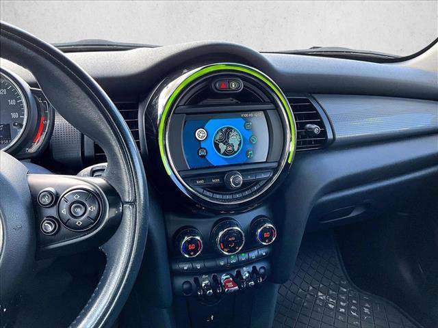 Used 2021 MINI Cooper 4-Door Hardtop image 8