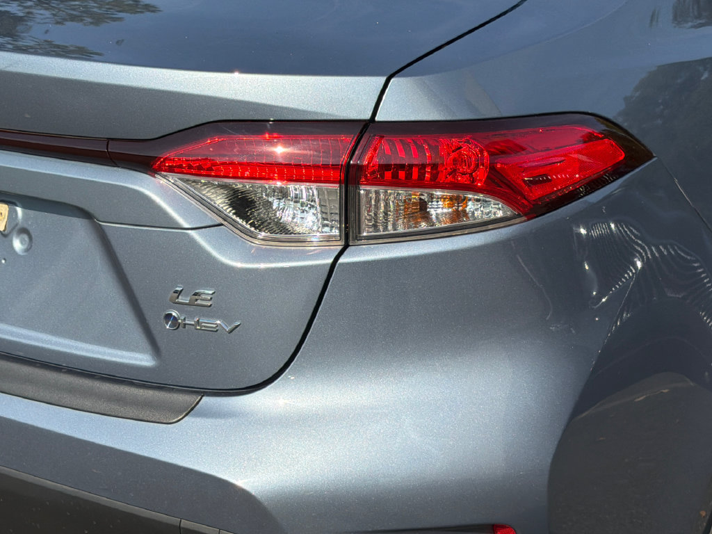 Used 2025 Toyota Corolla LE FWD image 5
