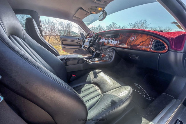 Used 1998 Jaguar XK8 Coupe image 40