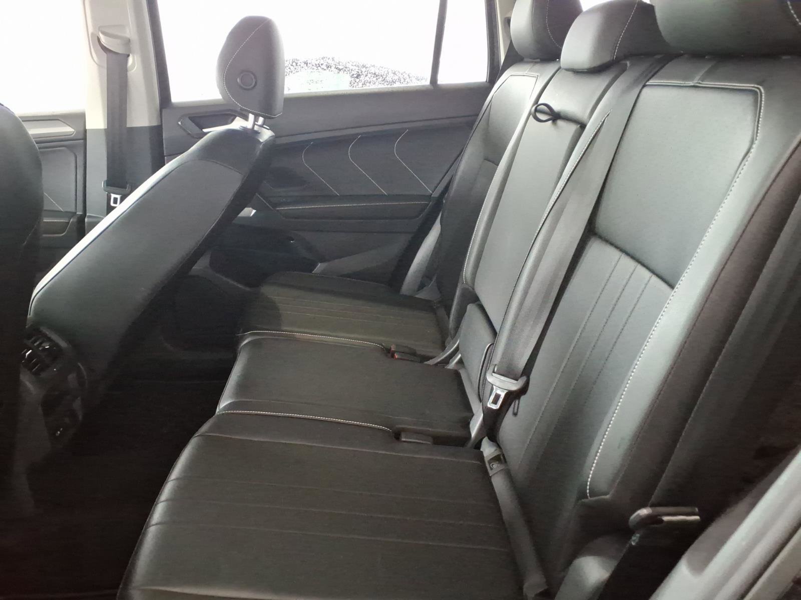 Used 2022 Volkswagen Tiguan SE AWD/4WD image 13