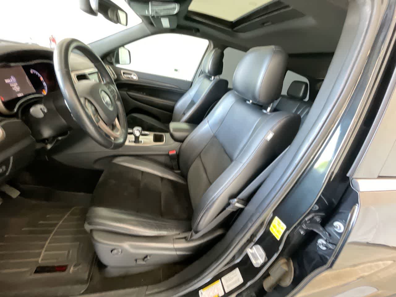 Used 2015 Jeep Grand Cherokee Altitude AWD/4WD image 11