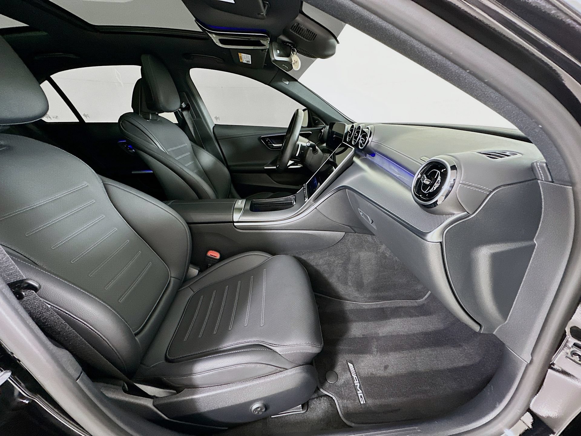 Used 2024 Mercedes-Benz C 300 Sedan image 31