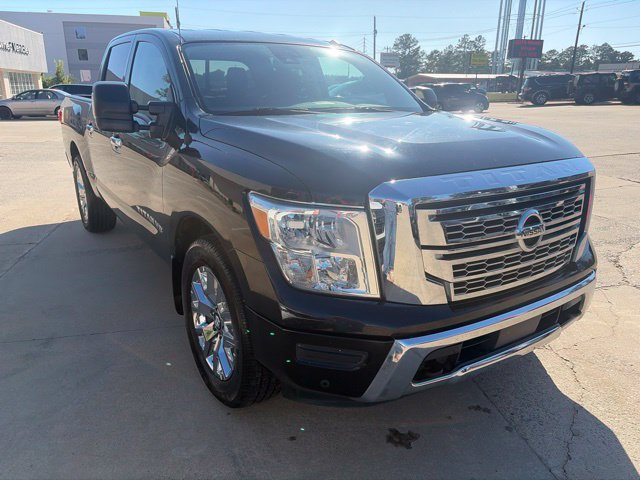 Used 2020 Nissan Titan SV w/ SV Convenience Package RWD image 4