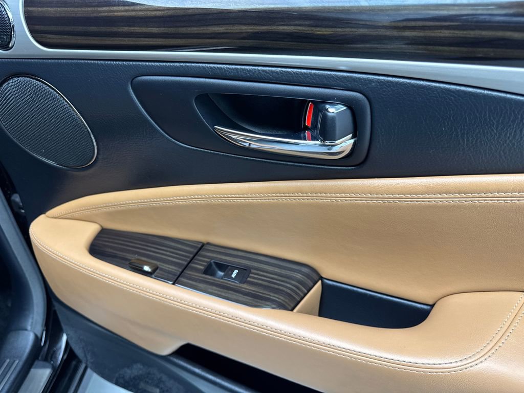 Used 2013 Lexus LS 460 L w/ Preferred Accessory Package image 43