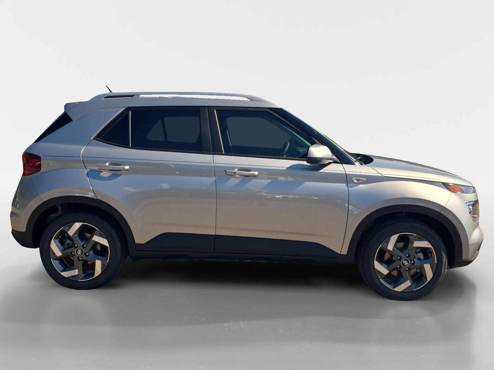 New 2026 Hyundai Venue SEL FWD image 2