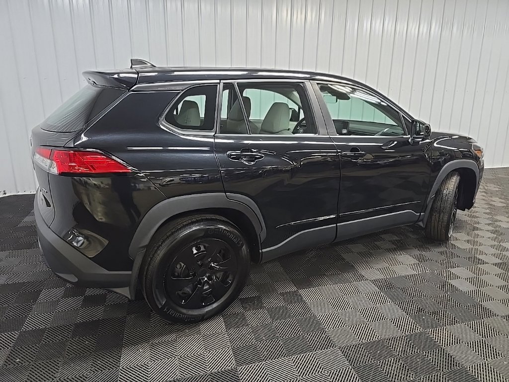 Used 2022 Toyota Corolla Cross L AWD/4WD image 3