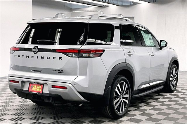 New 2025 Nissan Pathfinder Platinum image 16