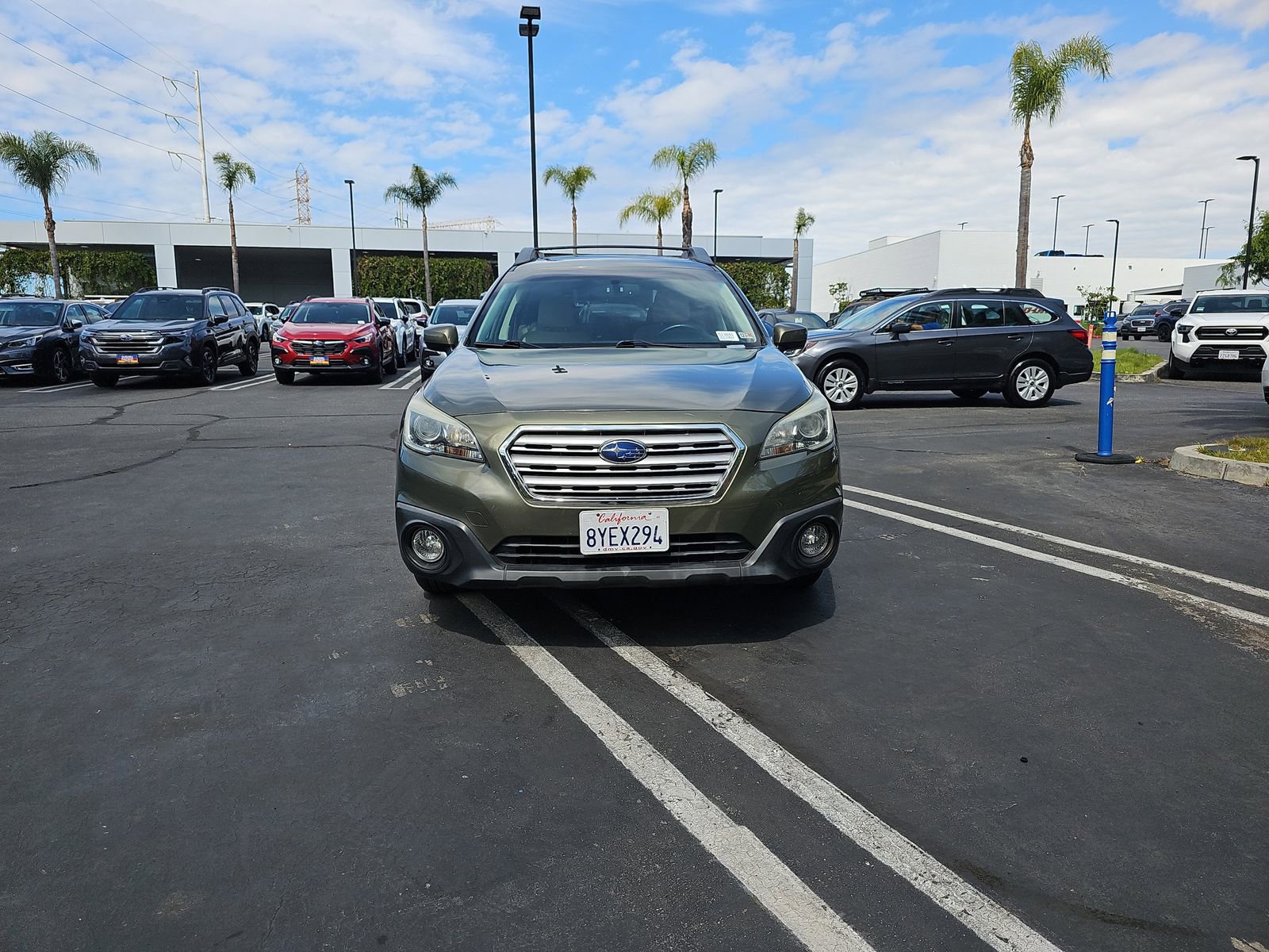 Used 2015 Subaru Outback 2.5i Premium AWD/4WD image 2