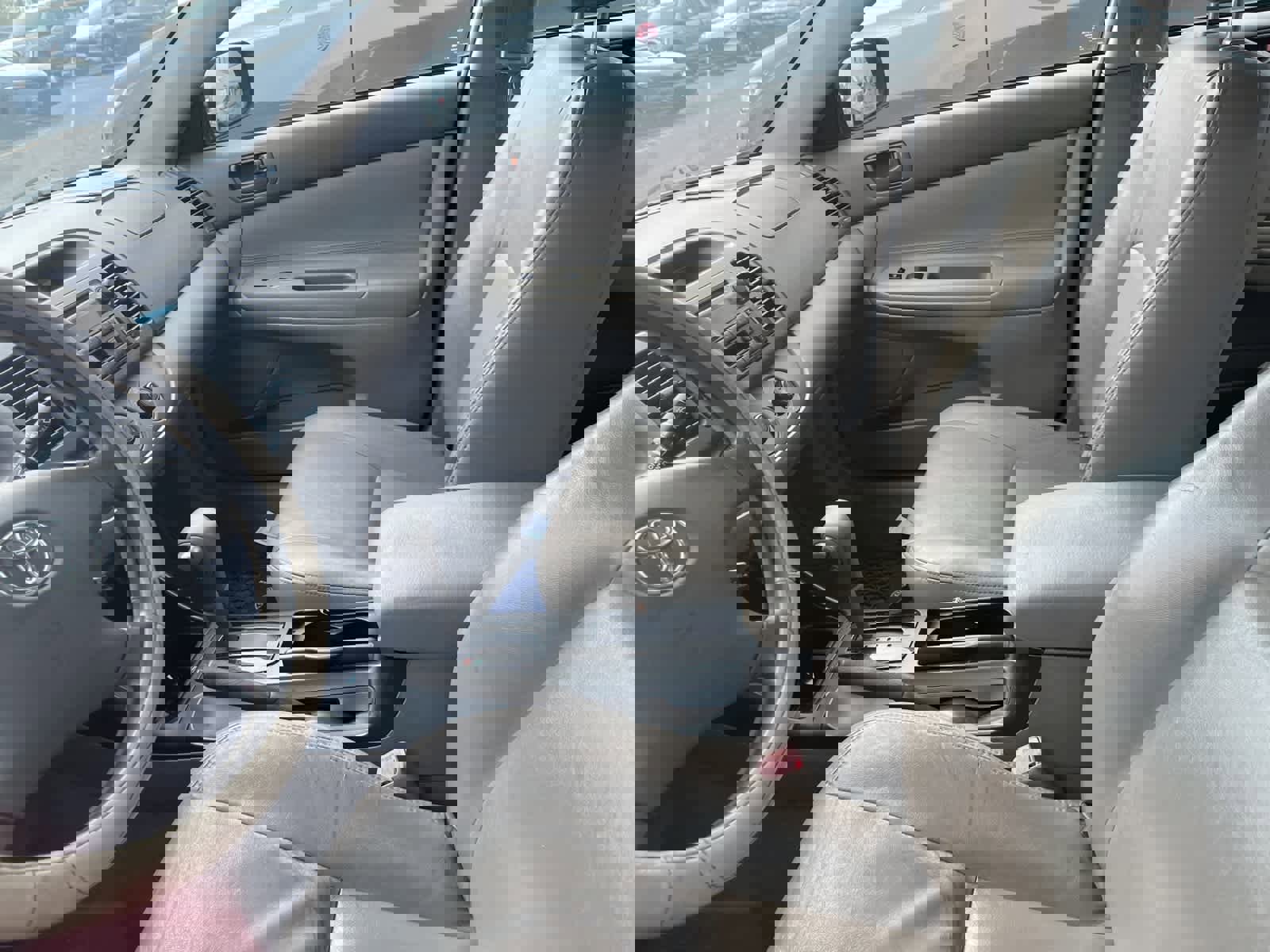 Used 2004 Toyota Camry LE image 25