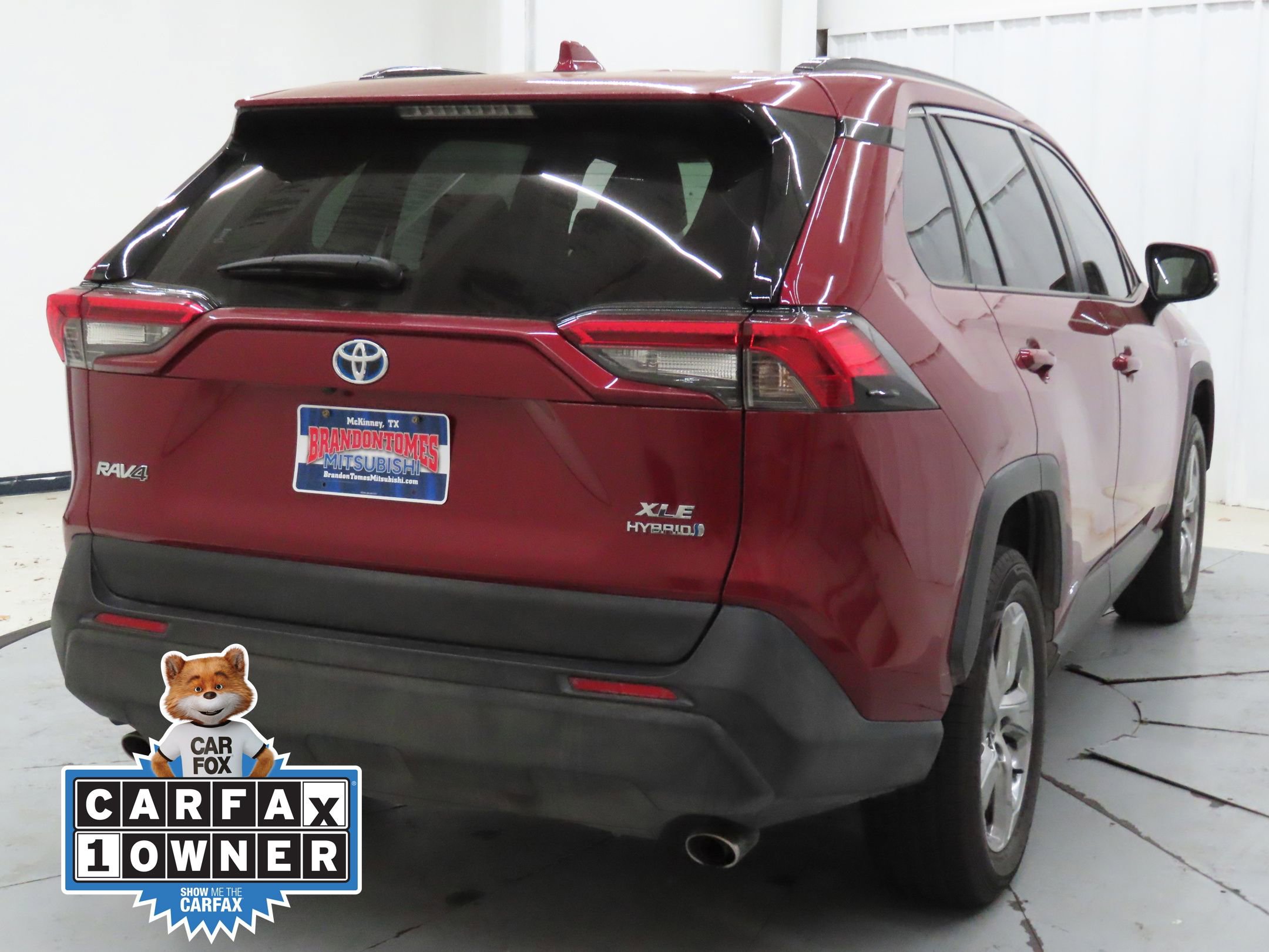 Used 2021 Toyota RAV4 XLE Premium AWD/4WD image 3