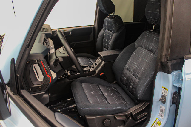 Used 2025 Ford Bronco Heritage Edition AWD/4WD image 12