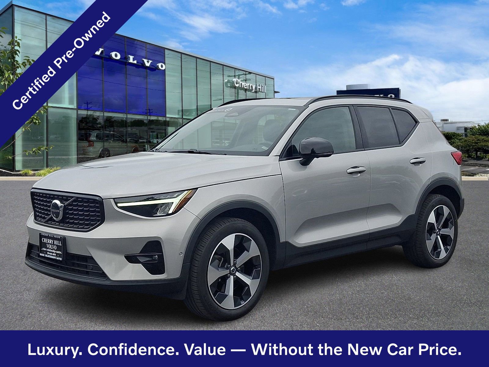Certified 2024 Volvo XC40 B5 Plus w/ Protection Package Premier AWD/4WD image 3