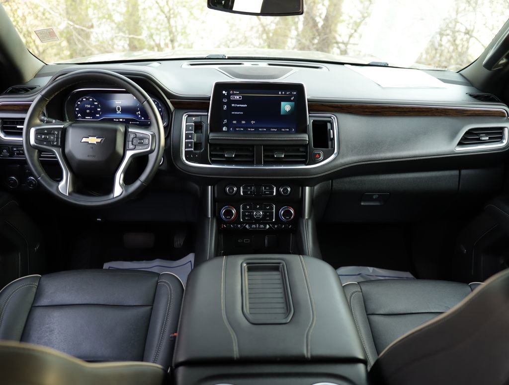 Used 2023 Chevrolet Suburban Premier RWD image 20