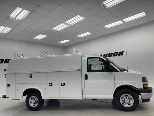New 2026 Chevrolet Express 3500 w/ Power Convenience Package image 4