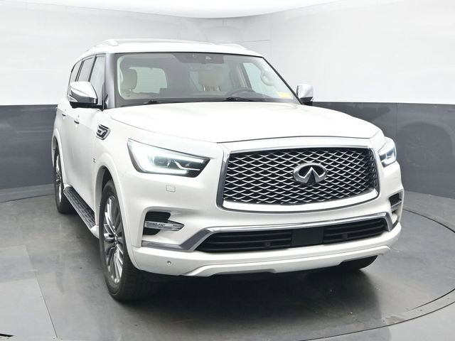 Used 2018 INFINITI QX80 4WD w/ Deluxe Technology Package image 2