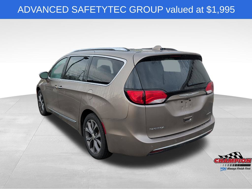 Used 2017 Chrysler Pacifica Limited FWD image 3