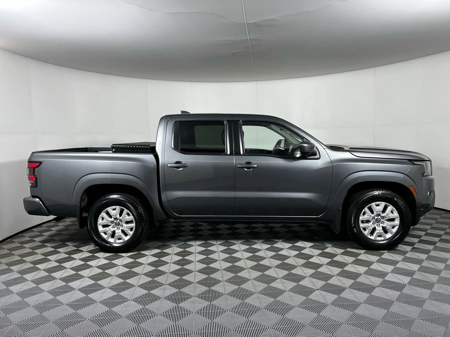 Used 2023 Nissan Frontier SV w/ SV Convenience Package image 4