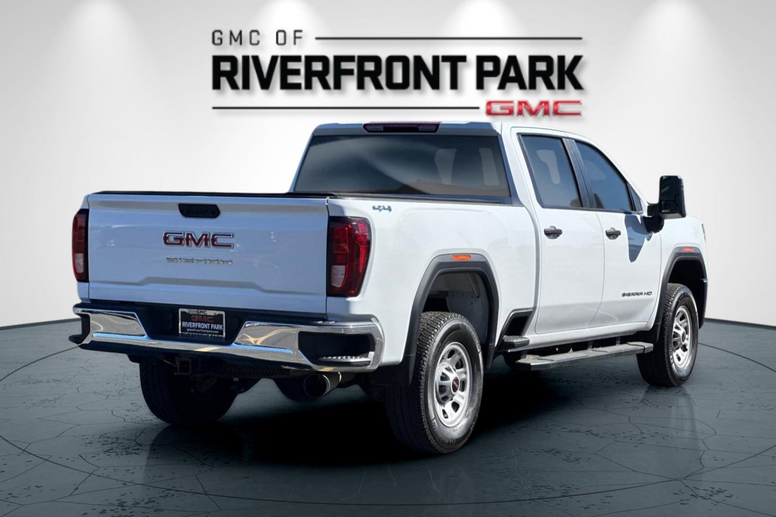 Used 2024 GMC Sierra 2500 Pro image 3