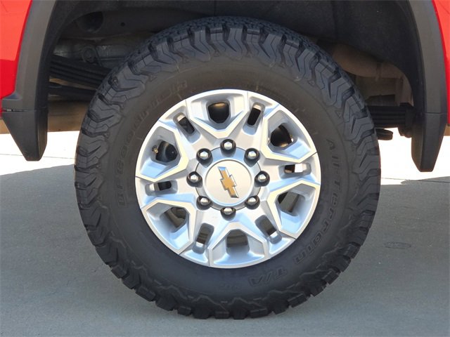 Used 2021 Chevrolet Silverado 2500 LT w/ Convenience Package image 9