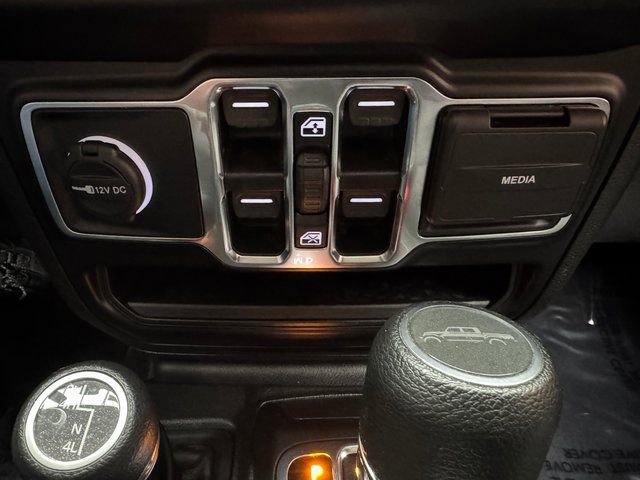 Used 2022 Jeep Gladiator Sport AWD/4WD image 16