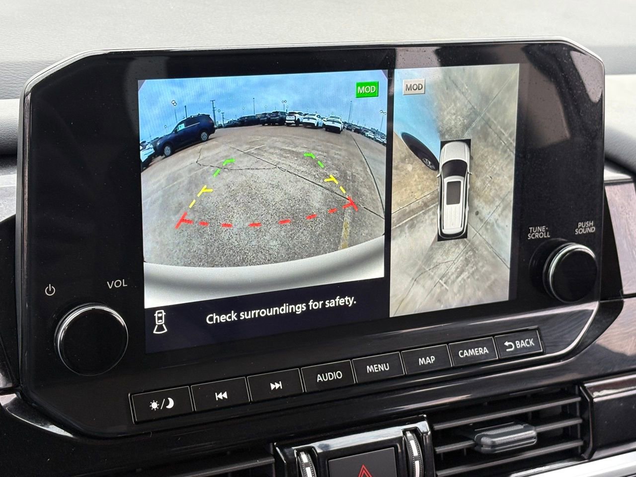 Certified 2025 Nissan Pathfinder SL image 24