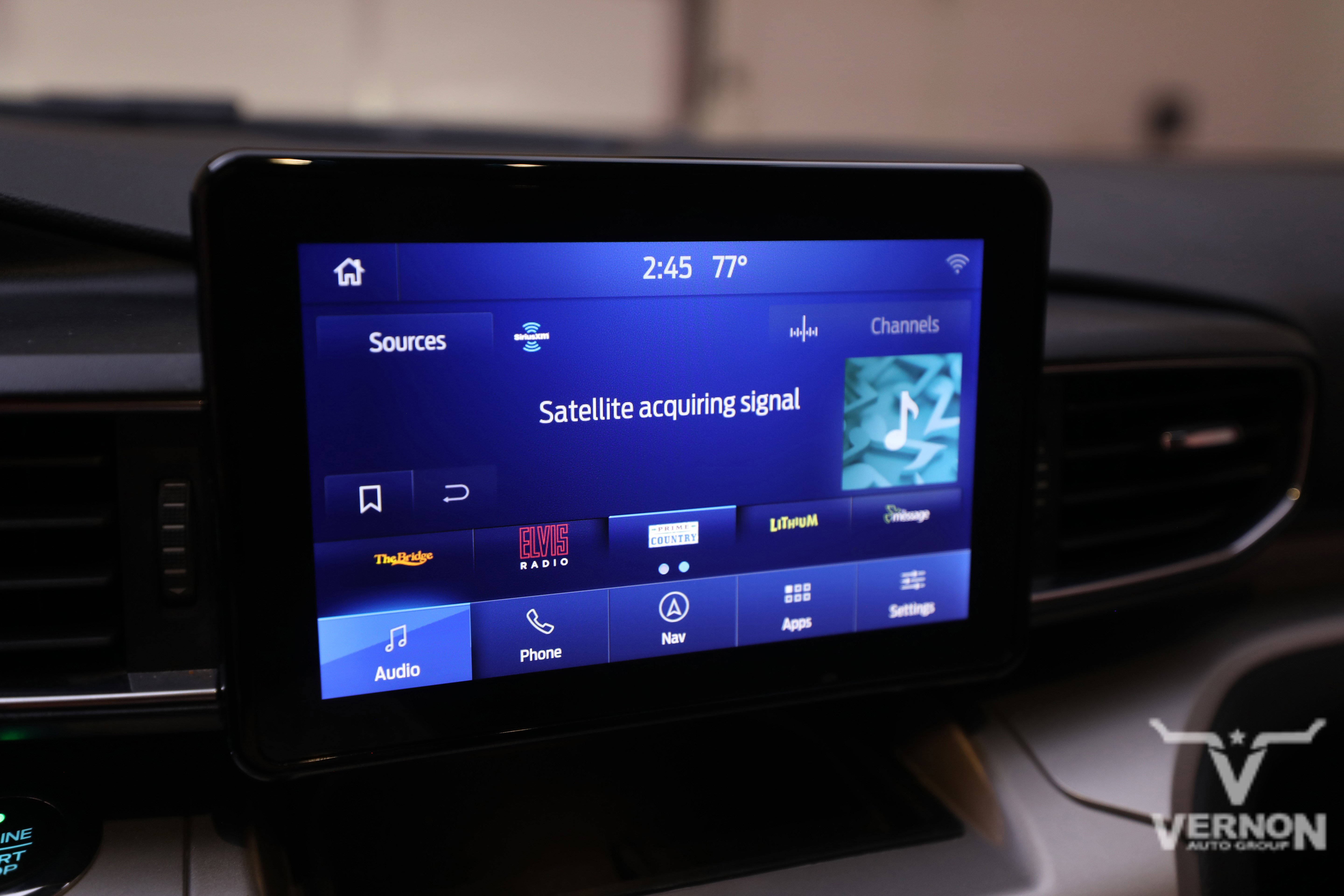 Used 2020 Ford Explorer XLT w/ Equipment Group 202A image 26