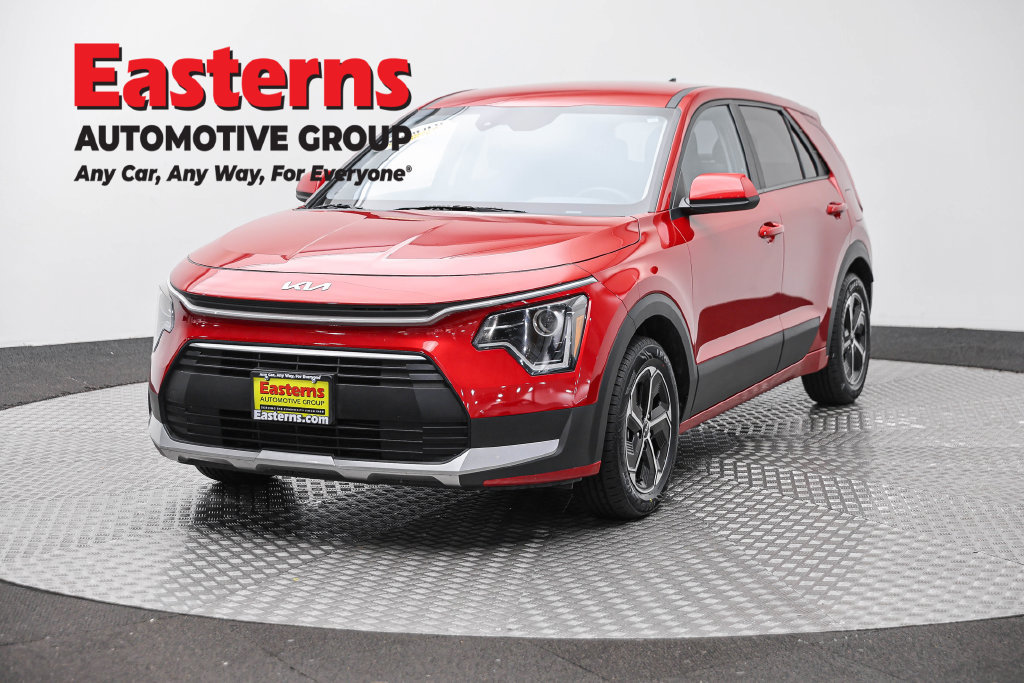 Used 2025 Kia Niro LX