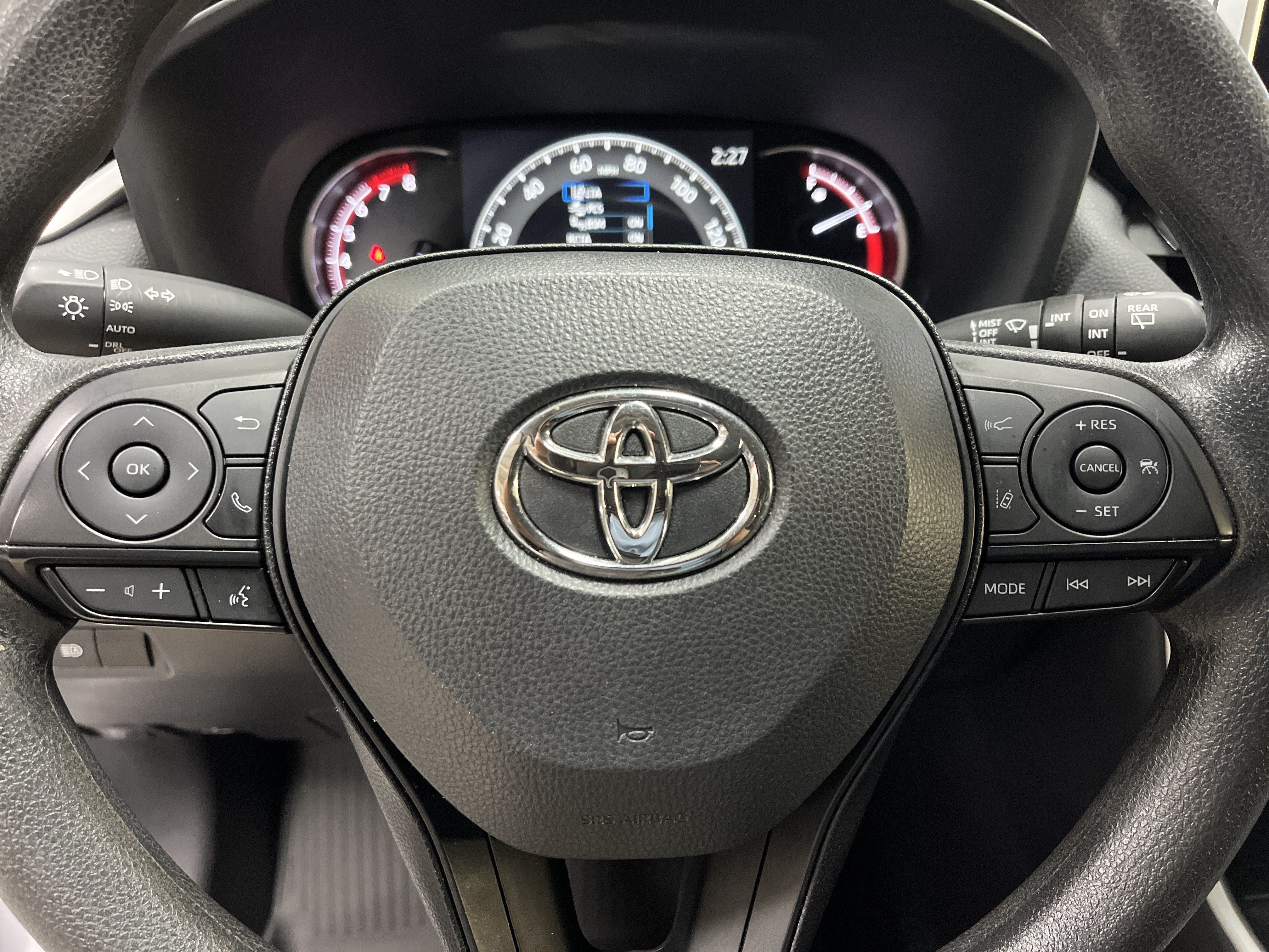 Used 2025 Toyota RAV4 XLE FWD image 18