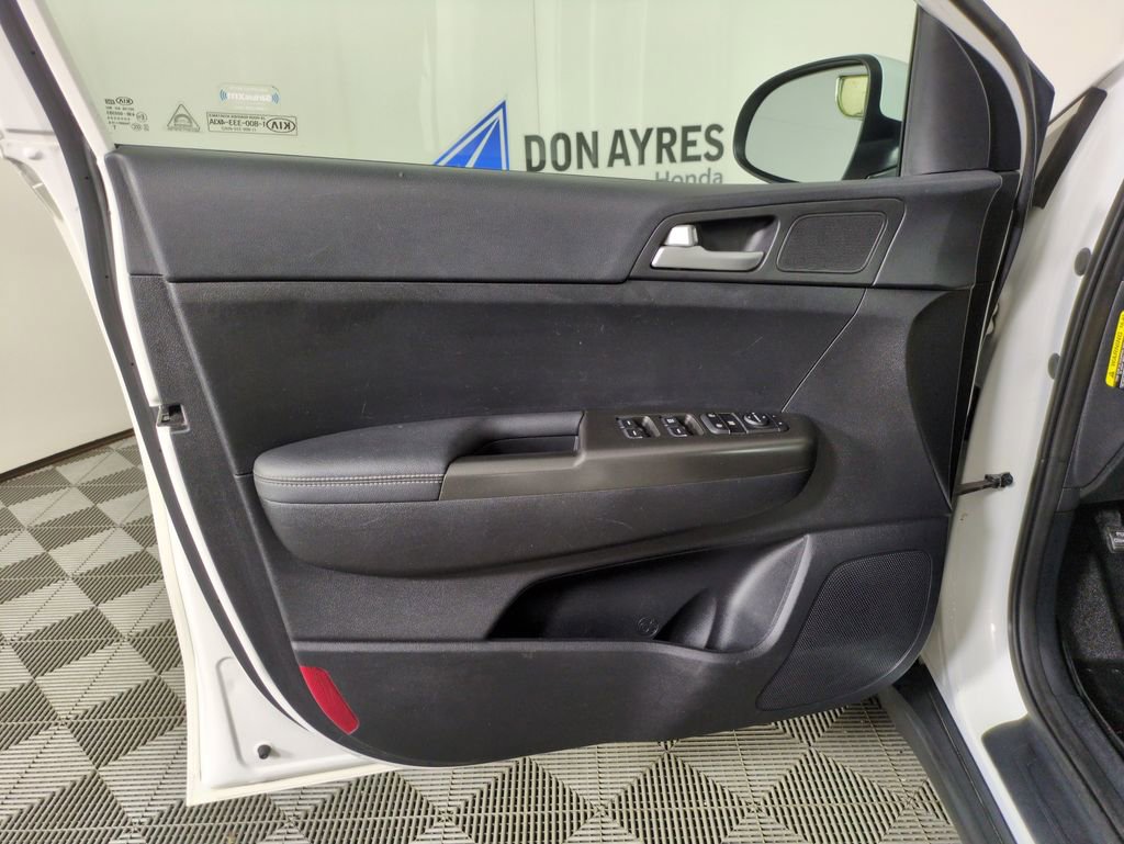 Used 2017 Kia Sportage LX AWD/4WD image 11