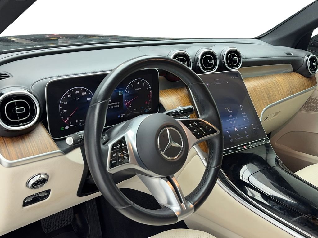 Used 2024 Mercedes-Benz GLC 300 4MATIC image 14