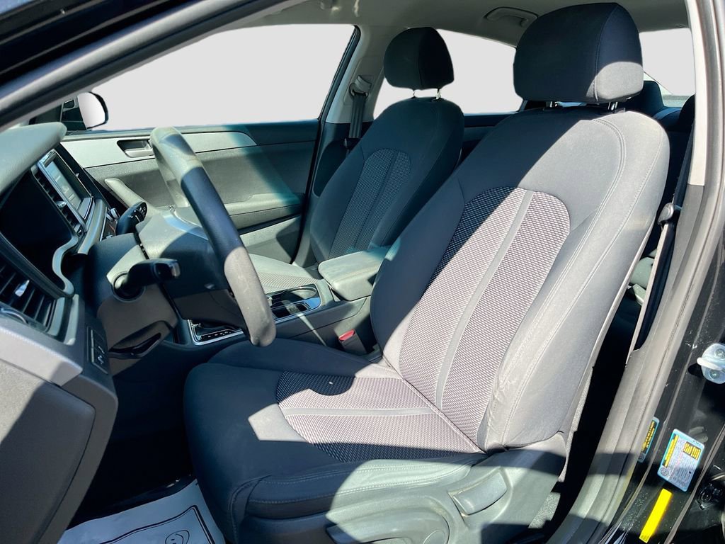 Used 2018 Hyundai Sonata SE w/ Cargo Package image 15