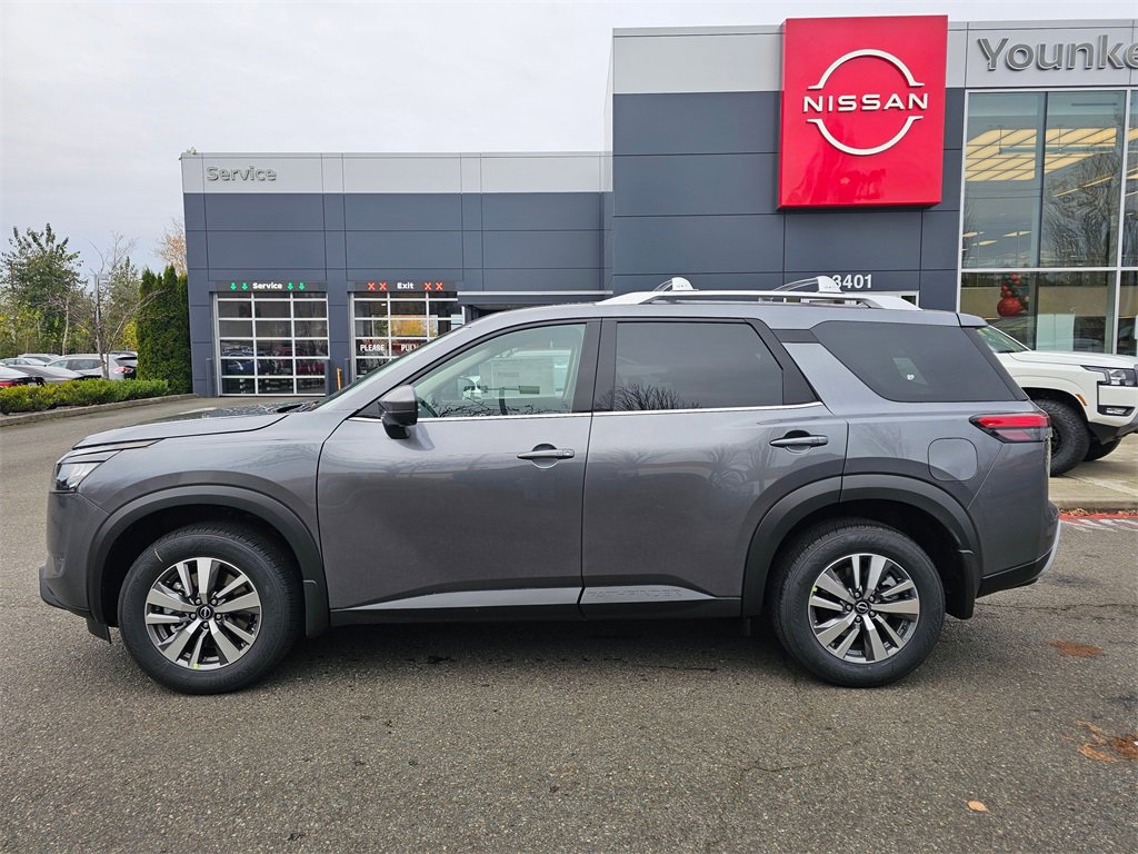 New 2025 Nissan Pathfinder SL image 7