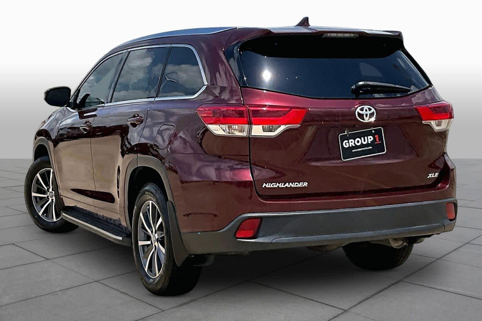 Used 2017 Toyota Highlander XLE FWD image 12
