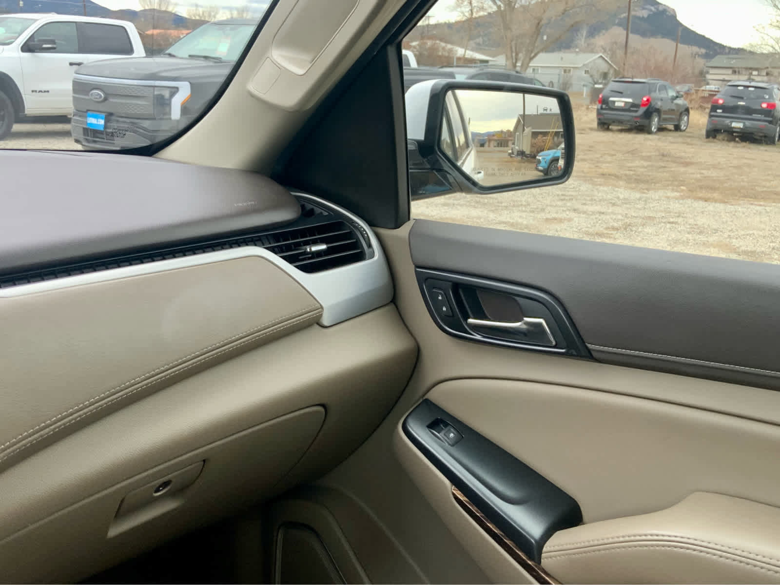 Used 2019 GMC Yukon XL SLT w/ Open Road Package image 39