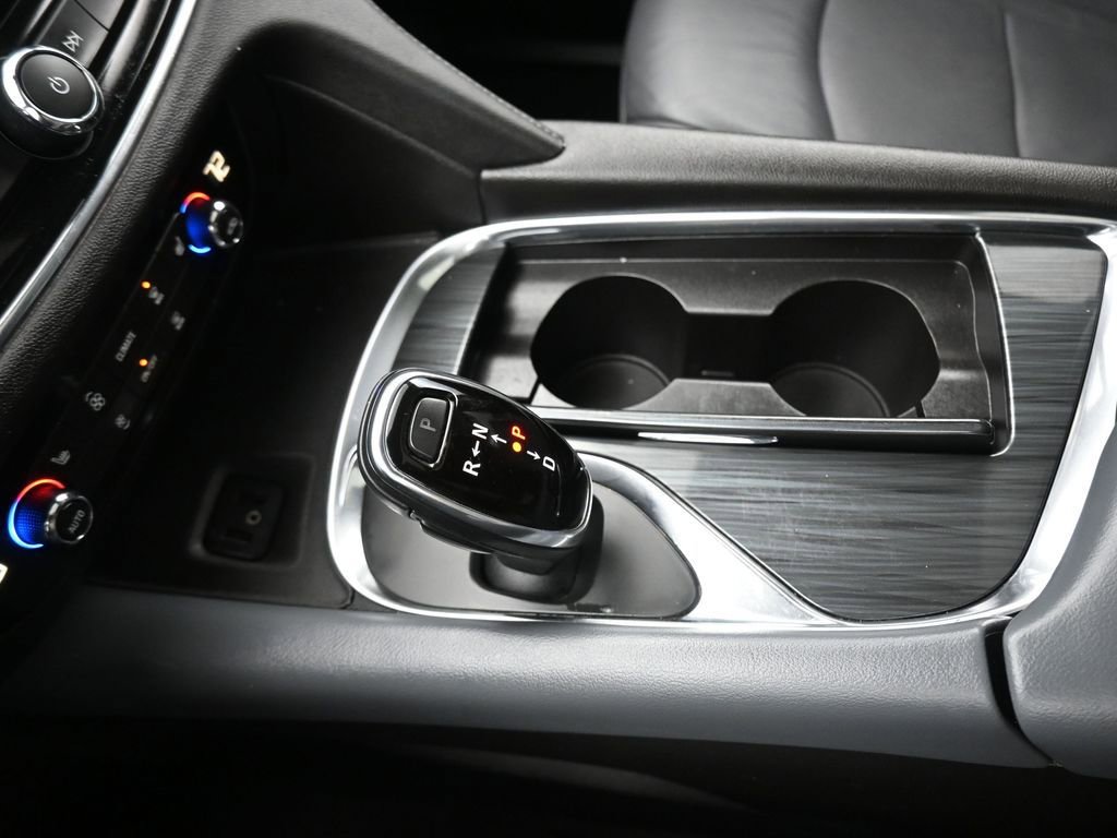 Used 2018 Buick Enclave Essence AWD/4WD image 24