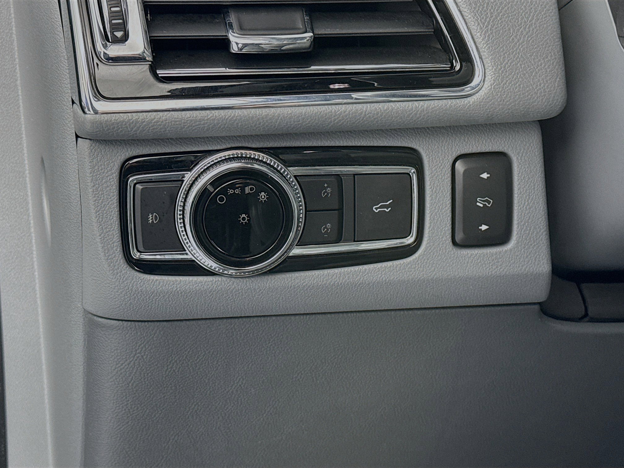 Used 2019 Lincoln Navigator Reserve w/ Cargo Package image 10