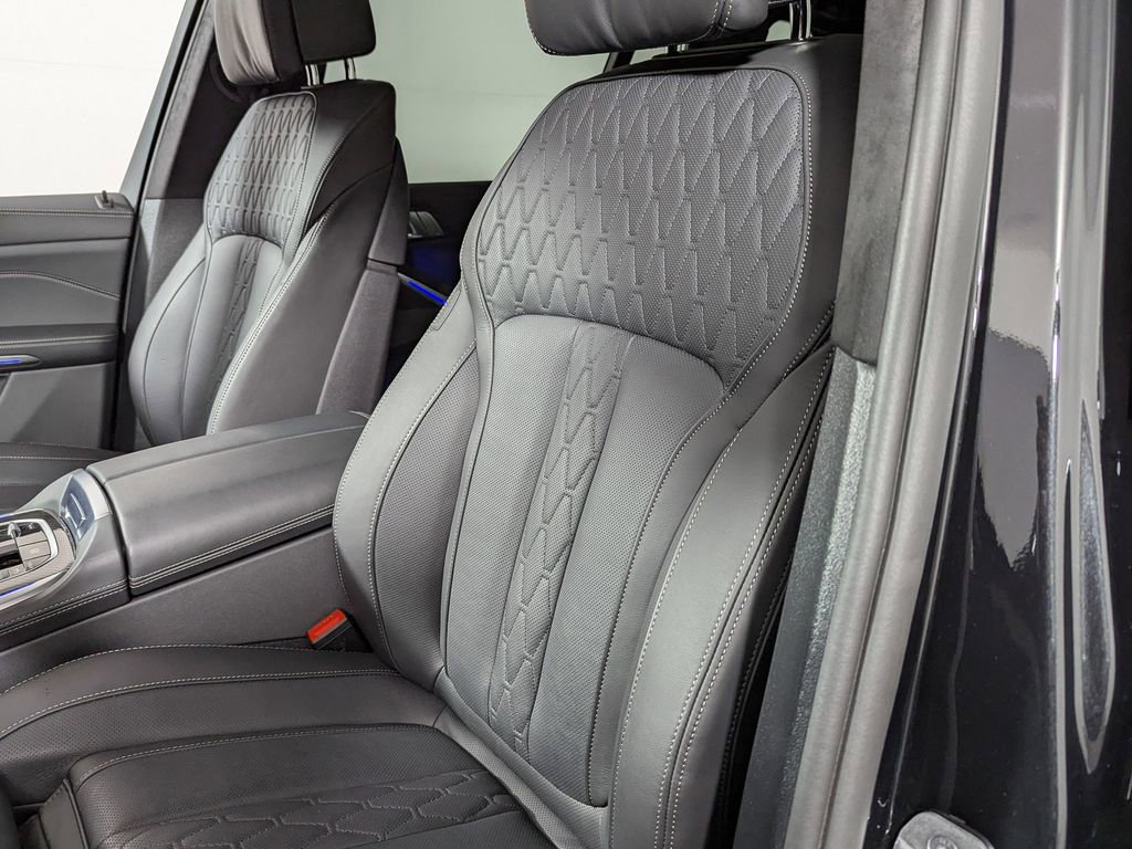 Used 2026 BMW X7 M60i image 21