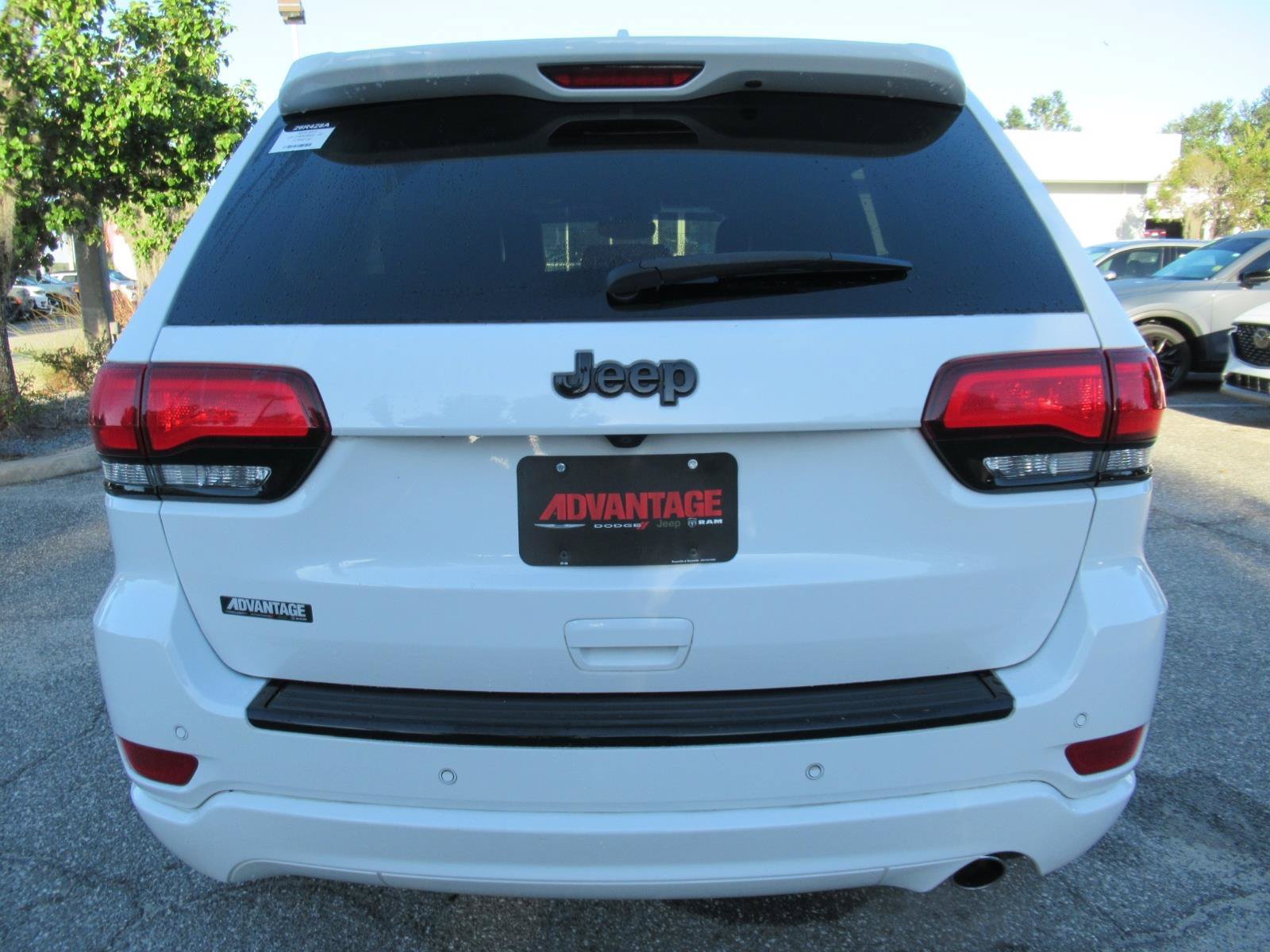 Used 2018 Jeep Grand Cherokee Altitude RWD image 7