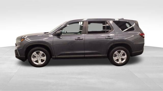 Used 2023 Honda Pilot LX image 4