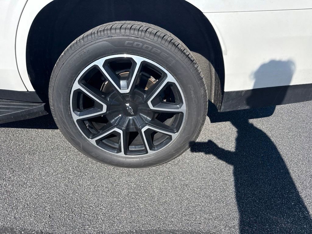 Used 2022 Chevrolet Tahoe RST w/ Luxury Package AWD/4WD image 6