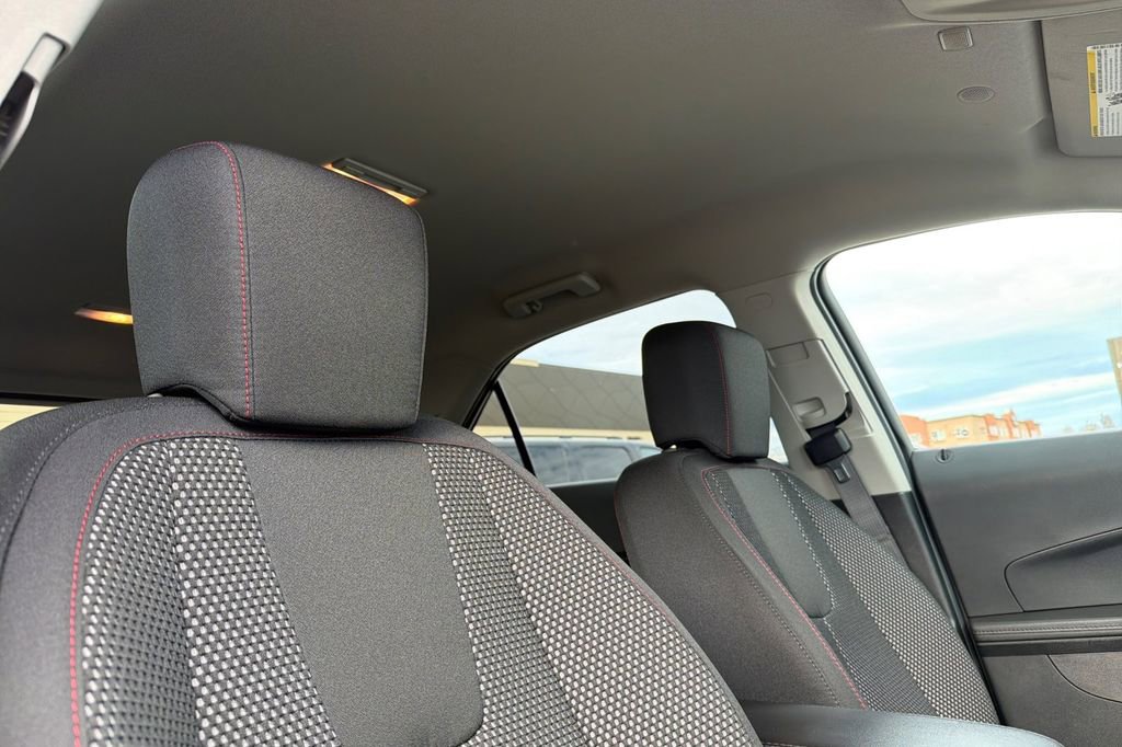 Used 2017 Chevrolet Equinox LT w/ Convenience Package image 14