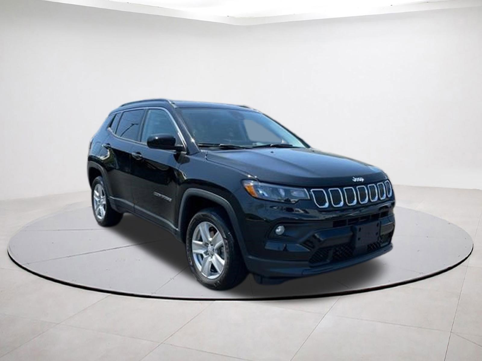 Used 2022 Jeep Compass Latitude w/ Convenience Group AWD/4WD image 1