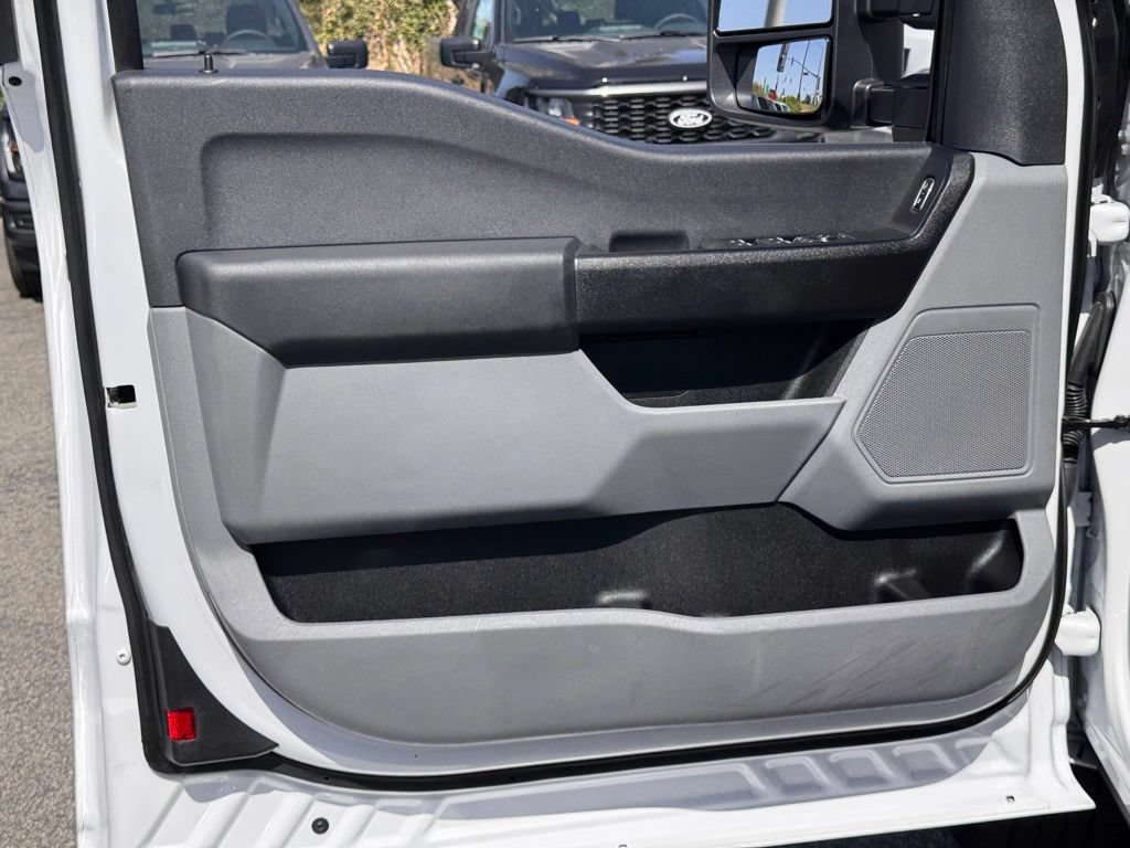 Used 2024 Ford F350 XL w/ XL Chrome Package RWD image 15