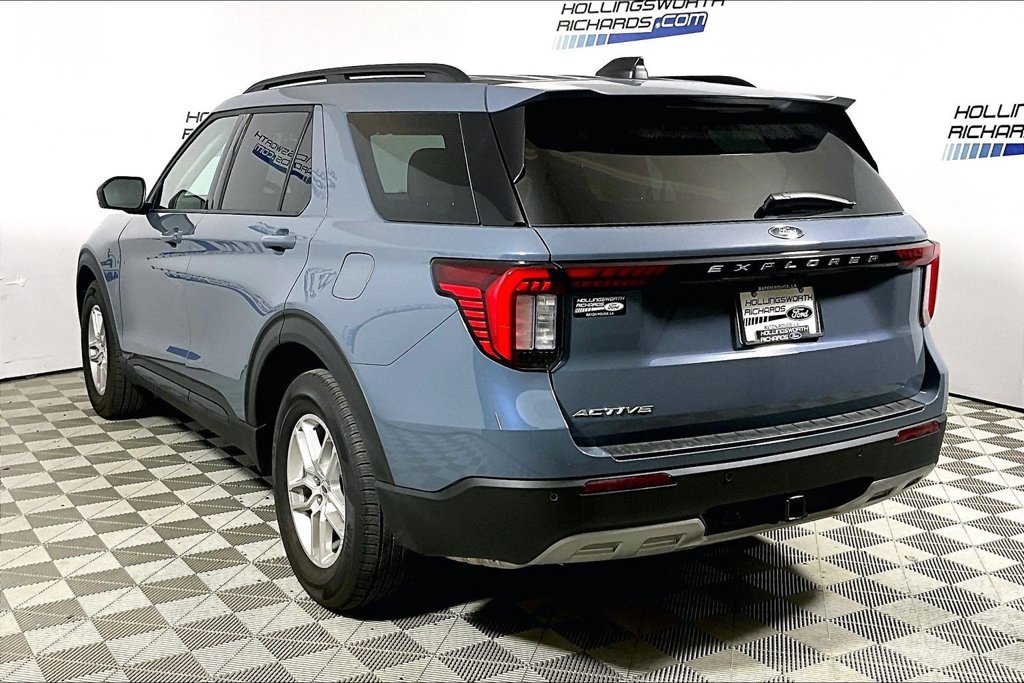 New 2026 Ford Explorer Active w/ Active Comfort Package RWD image 3