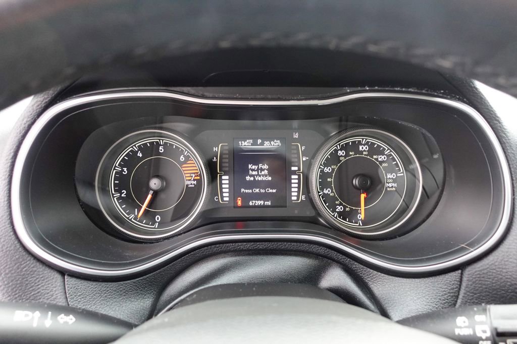 Used 2021 Jeep Cherokee Latitude Plus w/ Sun & Sound Group image 16