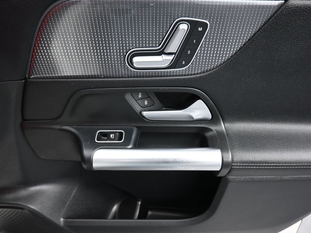 Used 2021 Mercedes-Benz GLA 250 image 41